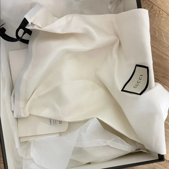 Gucci Rython Sneakers - Picture 4 of 5